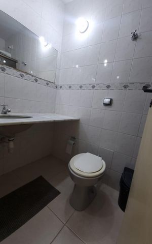 Casa à venda com 184m², 3 quartos e 2 vagas Casa à venda com 184m², 3 quartos e 2 vagasBanheiro