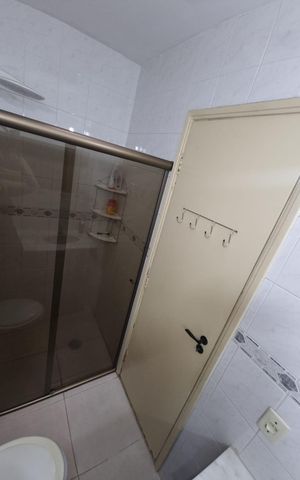 Casa à venda com 184m², 3 quartos e 2 vagas Casa à venda com 184m², 3 quartos e 2 vagasBanheiro