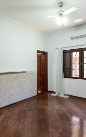 Casa para alugar com 488m², 4 quartos e 4 vagas Casa para alugar com 488m², 4 quartos e 4 vagasQuarto 2