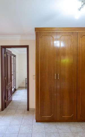 Casa para alugar com 488m², 4 quartos e 4 vagas Casa para alugar com 488m², 4 quartos e 4 vagasQuarto