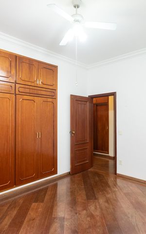 Casa para alugar com 488m², 4 quartos e 4 vagas Casa para alugar com 488m², 4 quartos e 4 vagasQuarto