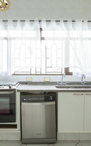 Casa para alugar com 488m², 4 quartos e 4 vagas Casa para alugar com 488m², 4 quartos e 4 vagasCozinha