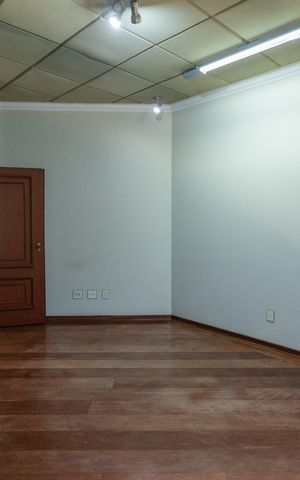 Casa para alugar com 488m², 4 quartos e 4 vagas Casa para alugar com 488m², 4 quartos e 4 vagasQuarto 2
