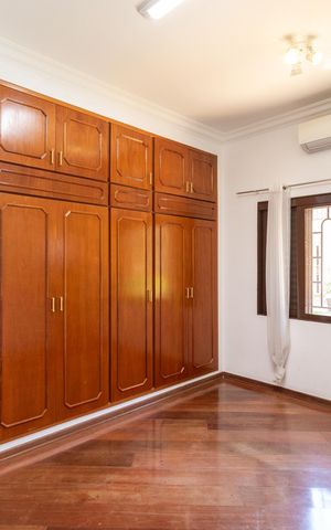 Casa para alugar com 488m², 4 quartos e 4 vagas Casa para alugar com 488m², 4 quartos e 4 vagasQuarto