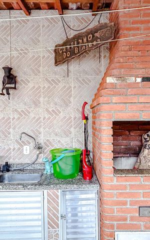 Casa à venda com 160m², 4 quartos e 2 vagasChurrasqueira