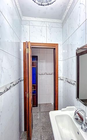 Casa à venda com 160m², 4 quartos e 2 vagasLavabo