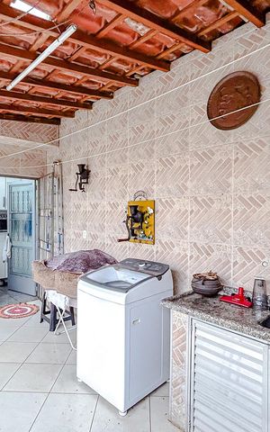 Casa à venda com 160m², 4 quartos e 2 vagasÁrea gourmet