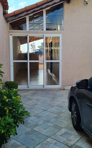 Casa à venda com 275m², 3 quartos e 2 vagas Casa à venda com 275m², 3 quartos e 2 vagasÁrea externa
