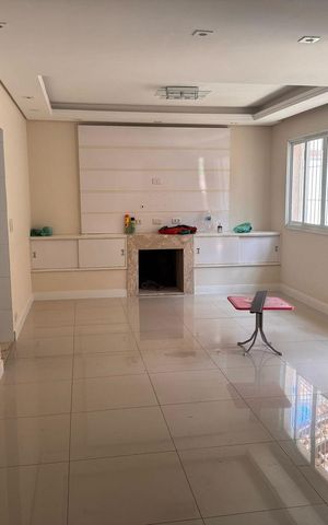 Casa à venda com 275m², 3 quartos e 2 vagas Casa à venda com 275m², 3 quartos e 2 vagasSala