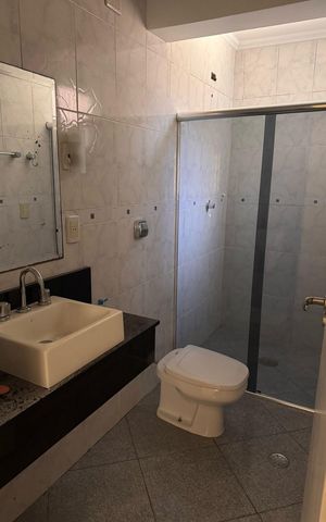 Casa à venda com 275m², 3 quartos e 2 vagas Casa à venda com 275m², 3 quartos e 2 vagasBanheiro