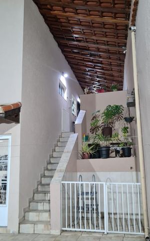 Casa à venda com 275m², 3 quartos e 2 vagas Casa à venda com 275m², 3 quartos e 2 vagasÁrea externa
