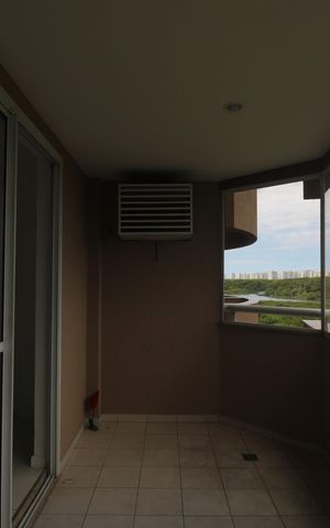 Apartamento à venda com 134m², 4 quartos e 3 vagasSala - Varanda