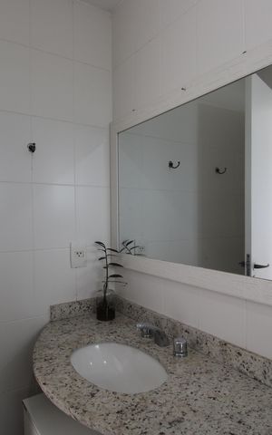 Apartamento à venda com 134m², 4 quartos e 3 vagasBanheiro da suíte 2