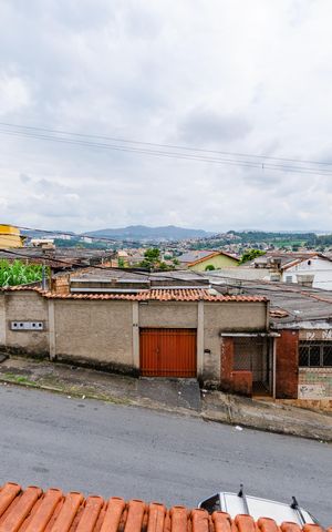 Casa à venda com 174m², 3 quartos e 4 vagas Casa à venda com 174m², 3 quartos e 4 vagasVista