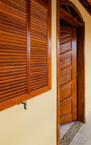 Casa à venda com 174m², 3 quartos e 4 vagas Casa à venda com 174m², 3 quartos e 4 vagasVaranda