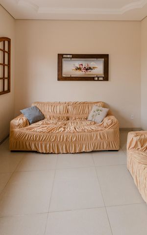 Casa à venda com 174m², 3 quartos e 4 vagas Casa à venda com 174m², 3 quartos e 4 vagasSala