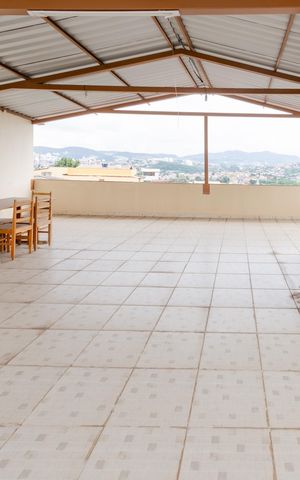 Casa à venda com 174m², 3 quartos e 4 vagas Casa à venda com 174m², 3 quartos e 4 vagasTerraço