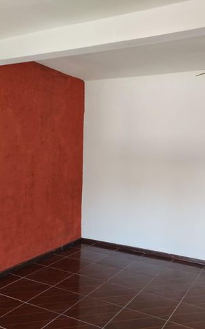 Casa à venda com 160m², 3 quartos e 2 vagas Casa à venda com 160m², 3 quartos e 2 vagasSala