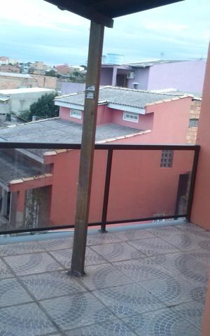 Casa à venda com 160m², 3 quartos e 2 vagas Casa à venda com 160m², 3 quartos e 2 vagasVaranda