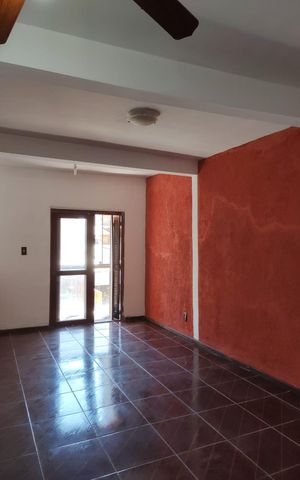 Casa à venda com 160m², 3 quartos e 2 vagas Casa à venda com 160m², 3 quartos e 2 vagasSala