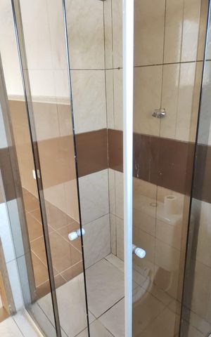 Casa à venda com 160m², 3 quartos e 2 vagas Casa à venda com 160m², 3 quartos e 2 vagasBanheiro