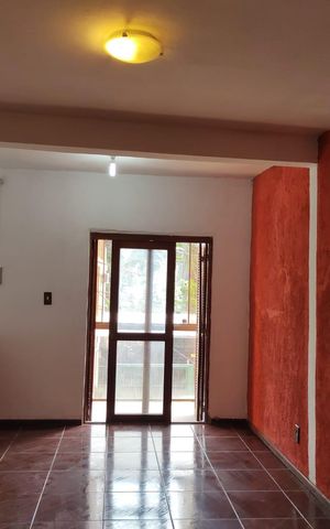 Casa à venda com 160m², 3 quartos e 2 vagas