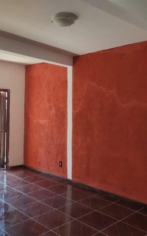 Casa à venda com 160m², 3 quartos e 2 vagas Casa à venda com 160m², 3 quartos e 2 vagasSala