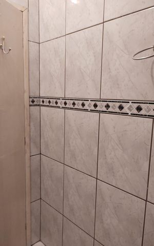 Casa à venda com 160m², 3 quartos e 2 vagas Casa à venda com 160m², 3 quartos e 2 vagasBanheiro