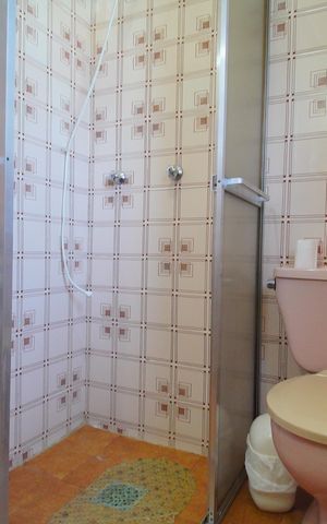Casa à venda com 400m², 6 quartos e 2 vagasBanheiro 1
