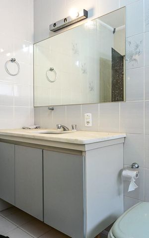 Casa à venda com 327m², 4 quartos e 2 vagasBanheiro da Suíte 3