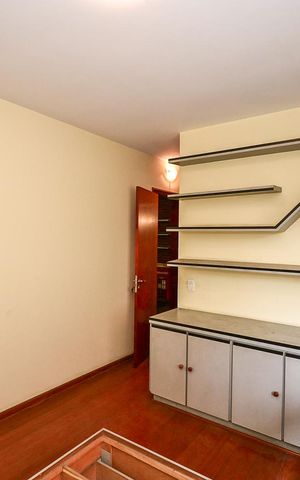 Casa à venda com 327m², 4 quartos e 2 vagasSuíte 3