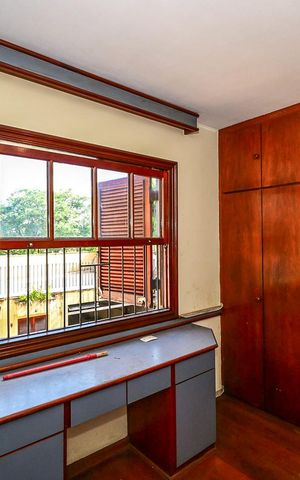Casa à venda com 327m², 4 quartos e 2 vagasSuíte 1