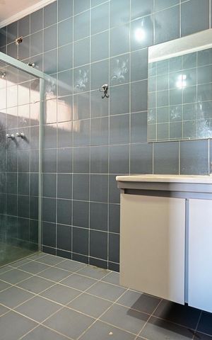 Casa à venda com 327m², 4 quartos e 2 vagasBanheiro Suíte 2