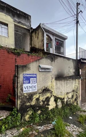 Casa à venda com 150m², 2 quartos e sem vaga Casa à venda com 150m², 2 quartos e sem vagaFachada
