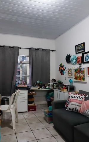 Casa à venda com 150m², 2 quartos e sem vaga Casa à venda com 150m², 2 quartos e sem vagaSala