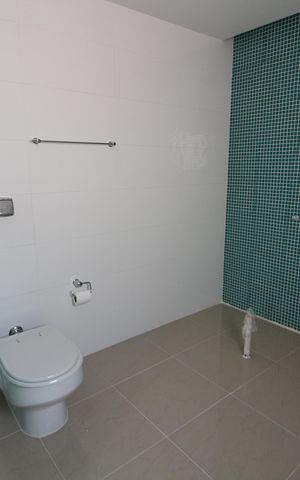 Casa de condomínio à venda com 329m², 4 quartos e 3 vagasQuarto 3 - Suíte