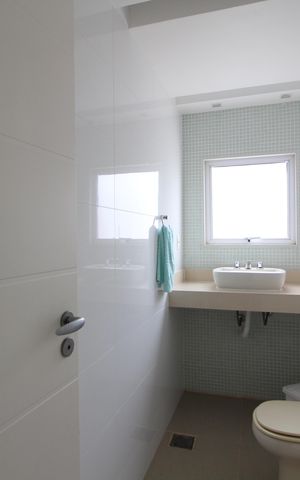 Casa de condomínio à venda com 329m², 4 quartos e 3 vagasLavabo