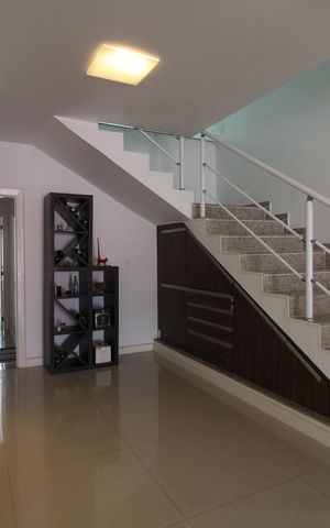 Casa de condomínio à venda com 329m², 4 quartos e 3 vagasSala