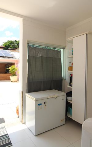 Casa de condomínio à venda com 329m², 4 quartos e 3 vagasÁrea de Serviço