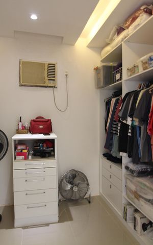 Casa de condomínio à venda com 329m², 4 quartos e 3 vagasQuarto 4 - Closet