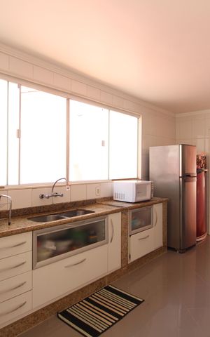 Casa de condomínio à venda com 329m², 4 quartos e 3 vagasCozinha