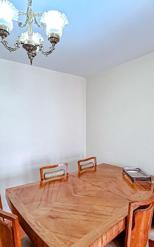 Apartamento à venda com 74m², 2 quartos e 1 vagaSala de Jantar