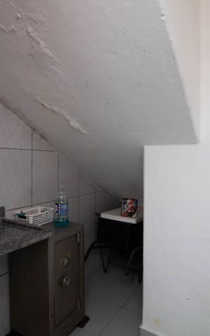 Casa à venda com 227m², 3 quartos e 4 vagas Casa à venda com 227m², 3 quartos e 4 vagasBanheiro da Garagem