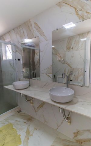 Casa de condomínio à venda com 295m², 5 quartos e 2 vagas