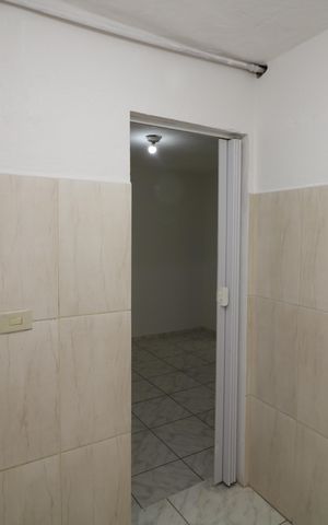 Casa para alugar com 49m², 1 quarto e sem vagaBanheiro