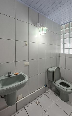 Casa à venda com 230m², 3 quartos e 2 vagas Casa à venda com 230m², 3 quartos e 2 vagasbanheiro área Gourmet