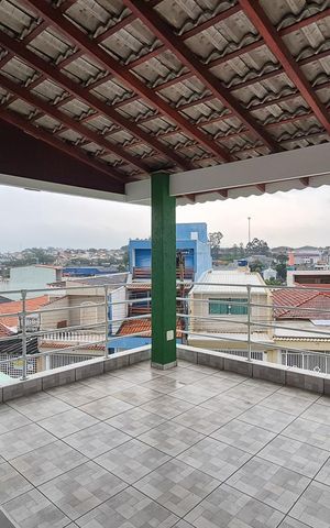 Casa à venda com 230m², 3 quartos e 2 vagas Casa à venda com 230m², 3 quartos e 2 vagasQuintal