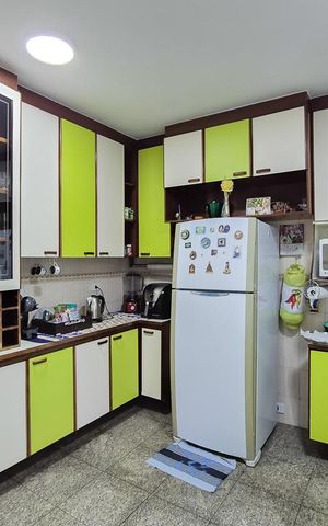 Casa à venda com 230m², 3 quartos e 2 vagas Casa à venda com 230m², 3 quartos e 2 vagasCozinha