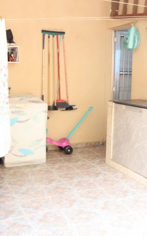 Casa à venda com 199m², 4 quartos e 2 vagasÁrea de serviço casa de cima