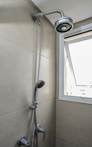 Apartamento à venda com 132m², 3 quartos e 2 vagasChuveiro do banheiro da Suíte 3